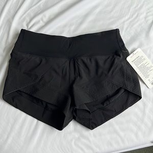 Lululemon motionful short 4 NWT